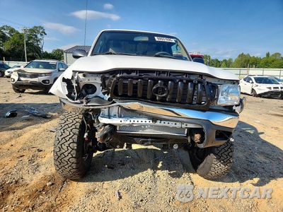 Piąte zdjęcie samochodu w środku: 2003 TOYOTA TACOMA BASE VIN:5TEPM62NX3Z228350 - miniatura