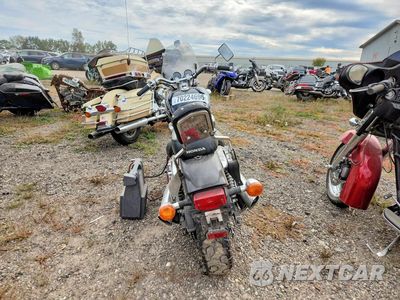 Czwarte zdjęcie samochodu z boku: 1999 HONDA VF750 C VIN:JH2RC4309XM500346 - miniatura