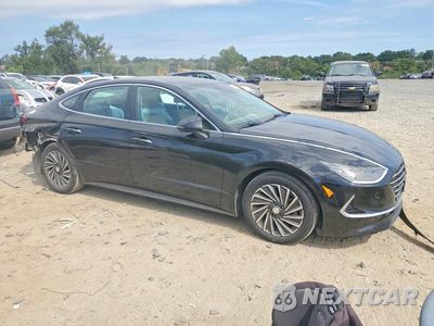 Czwarte zdjęcie samochodu z boku: 2022 HYUNDAI SONATA HYBRID LIMITED VIN:KMHL54JJ5NA043002 - miniatura