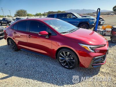 Czwarte zdjęcie samochodu z boku: 2026 TOYOTA COROLLA HYBRID SE VIN:JTDBCMFEXT3125553 - miniatura