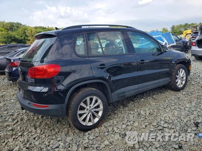 Trzecie zdjęcie samochodu z tyłu: 2018 VOLKSWAGEN TIGUAN LIMITED VIN:WVGBV7AX6JK000679 - miniatura