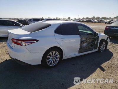Trzecie zdjęcie samochodu z tyłu: 2018 TOYOTA CAMRY LE VIN:4T1B11HK2JU501317 - miniatura