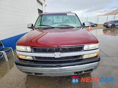 Piąte zdjęcie samochodu w środku: 2000 CHEVROLET SILVERADO K2500 VIN:1GCGK29U1YE105168 - miniatura