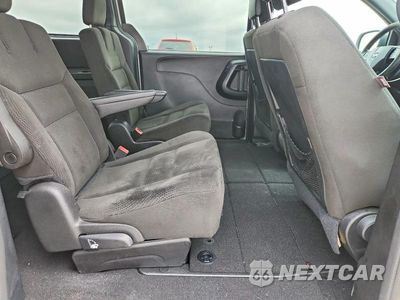 Zdjęcie 11 z 13 samochodu: 2016 DODGE GRAND CARAVAN SE VIN:2C4RDGBG5GR285129 - miniatura