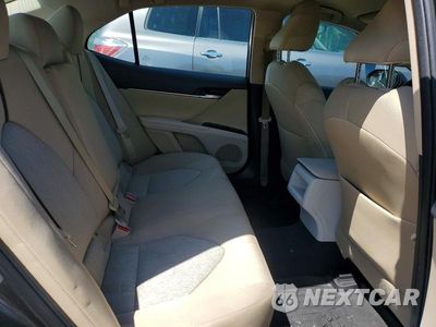 Zdjęcie 10 z 12 samochodu: 2018 TOYOTA CAMRY LE VIN:4T1B11HK4JU578075 - miniatura
