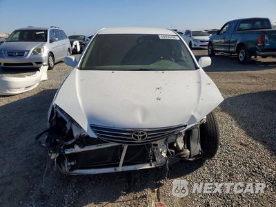 Piąte zdjęcie samochodu w środku: 2005 TOYOTA CAMRY LE VIN:4T1BE32KX5U534094 - miniatura