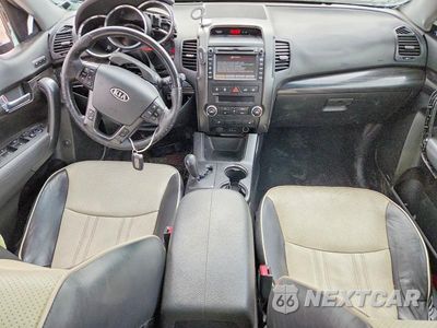 Zdjęcie 8 z 12 samochodu: 2013 KIA SORENTO SX VIN:5XYKWDA24DG383617 - miniatura