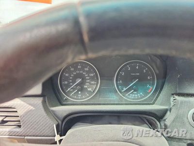Zdjęcie 9 z 12 samochodu: 2008 BMW 328 XI VIN:WBAVC93548KZ72626 - miniatura