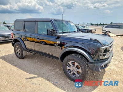 Czwarte zdjęcie samochodu z boku: 2024 FORD BRONCO BIG BEND VIN:1FMDE7BH3RLB36824 - miniatura