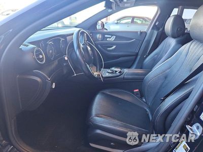 Zdjęcie 7 z 12 samochodu: 2019 MERCEDES-BENZ E 300 VIN:WDDZF4JBXKA652527 - miniatura