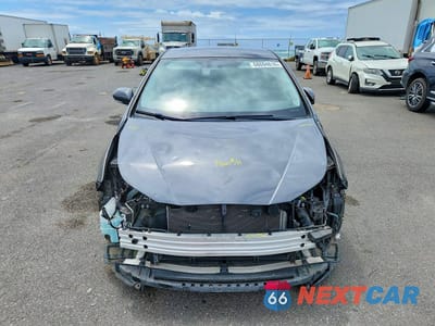 Piąte zdjęcie samochodu w środku: 2016 TOYOTA PRIUS TWO ECO VIN:JTDKARFU8G3009316 - miniatura