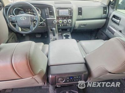 Zdjęcie 8 z 13 samochodu: 2018 TOYOTA SEQUOIA LIMITED VIN:5TDKY5G19JS071354 - miniatura
