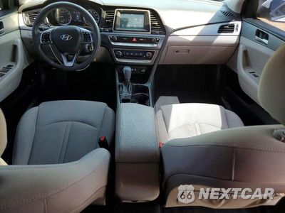 Zdjęcie 8 z 12 samochodu: 2019 HYUNDAI SONATA SE VIN:5NPE24AF8KH801422 - miniatura
