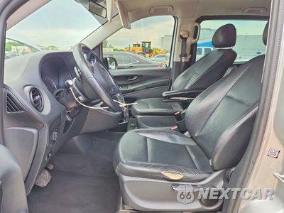 Zdjęcie 7 z 13 samochodu: 2018 MERCEDES-BENZ METRIS VIN:WD4PG2EEXJ3358111 - miniatura