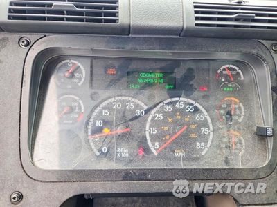 Zdjęcie 9 z 11 samochodu: 2016 FREIGHTLINER CASCADIA 125 SEMI TRUCK VIN:1FUBGEDV8GLHC5823 - miniatura