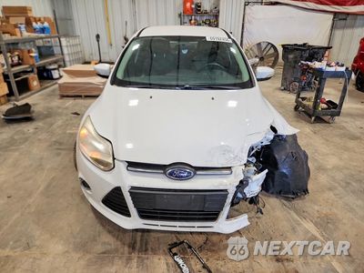 Piąte zdjęcie samochodu w środku: 2014 FORD FOCUS SE VIN:1FADP3F20EL104278 - miniatura