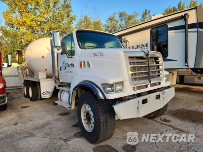 Czwarte zdjęcie samochodu z boku: 2003 STERLING L9500 - READY MIX TRUCK VIN:2FZHAZA853AK83872 - miniatura