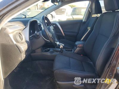 Zdjęcie 7 z 12 samochodu: 2017 TOYOTA RAV4 HYBRID XLE VIN:JTMRJREVXHD069957 - miniatura