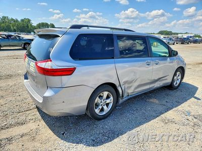 Trzecie zdjęcie samochodu z tyłu: 2017 TOYOTA SIENNA LE VIN:5TDKZ3DC5HS825674 - miniatura