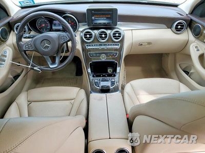 Zdjęcie 8 z 12 samochodu: 2016 MERCEDES-BENZ C 300 4MATIC VIN:55SWF4KBXGU109395 - miniatura