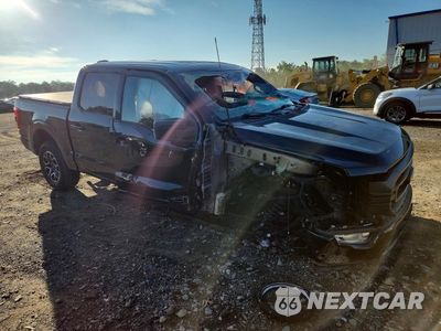 Czwarte zdjęcie samochodu z boku: 2023 FORD F150 SUPERCREW VIN:1FTFW1E84PKF42892 - miniatura