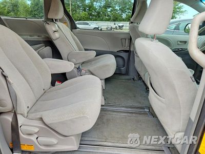 Zdjęcie 11 z 13 samochodu: 2014 TOYOTA SIENNA LE VIN:5TDKK3DC9ES512790 - miniatura