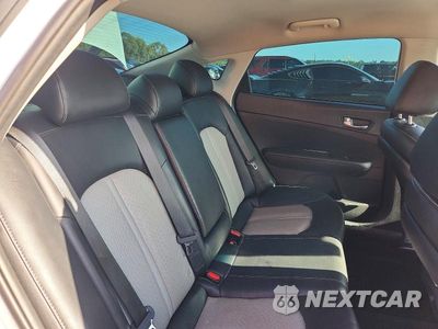 Zdjęcie 10 z 12 samochodu: 2019 KIA OPTIMA EX VIN:5XXGU4L17KG373519 - miniatura