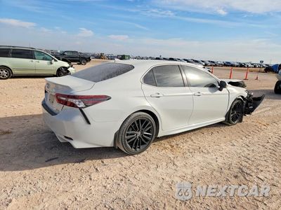 Trzecie zdjęcie samochodu z tyłu: 2022 TOYOTA CAMRY XSE VIN:4T1K31AK0NU044761 - miniatura