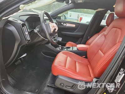 Zdjęcie 7 z 14 samochodu: 2019 VOLVO XC40 T5 MOMENTUM VIN:YV4162XZ7K2007292 - miniatura
