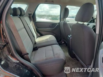 Zdjęcie 11 z 13 samochodu: 2005 FORD ESCAPE XLS VIN:1FMYU02Z15KB16818 - miniatura