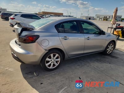 Trzecie zdjęcie samochodu z tyłu: 2011 MAZDA 3 I VIN:JM1BL1VF0B1445547 - miniatura