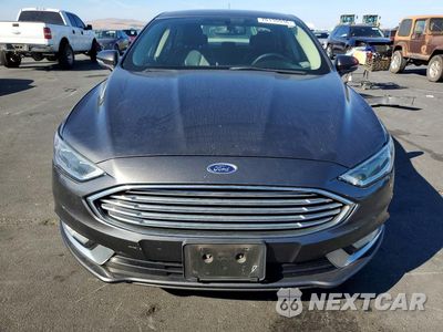 Piąte zdjęcie samochodu w środku: 2017 FORD FUSION TITANIUM PHEV VIN:3FA6P0SU1HR264982 - miniatura