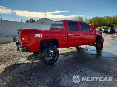 Trzecie zdjęcie samochodu z tyłu: 2011 CHEVROLET SILVERADO K1500 LT VIN:3GCPKSE36BG305377 - miniatura