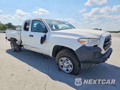 Czwarte zdjęcie samochodu z boku: 2018 TOYOTA TACOMA SR VIN:5TFRX5GNXJX131995 - miniatura