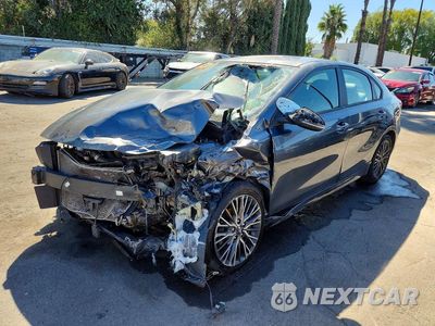 2024 KIA FORTE GT LINE 3KPF54AD4RE713136 - główne zdjęcie licytacji z USA - miniatura