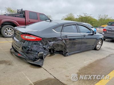 Trzecie zdjęcie samochodu z tyłu: 2016 FORD FUSION SE VIN:1FA6P0H74G5131992 - miniatura