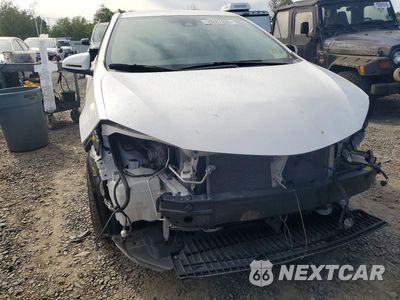 Piąte zdjęcie samochodu w środku: 2018 TOYOTA COROLLA LE VIN:5YFBURHE2JP756356 - miniatura