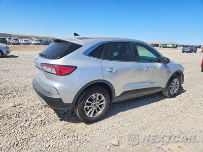 Trzecie zdjęcie samochodu z tyłu: 2020 FORD ESCAPE SE VIN:1FMCU9G62LUA84055 - miniatura