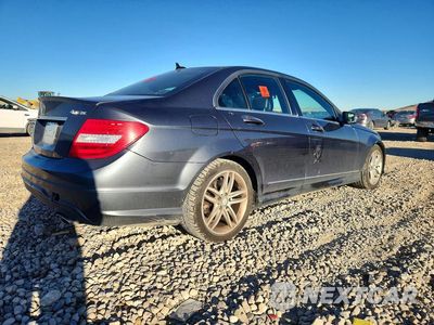Trzecie zdjęcie samochodu z tyłu: 2014 MERCEDES-BENZ C 300 4MATIC VIN:WDDGF8AB4EG228244 - miniatura