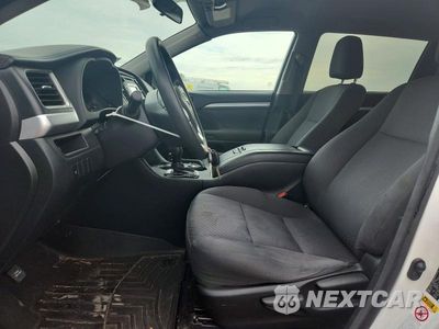 Zdjęcie 7 z 12 samochodu: 2016 TOYOTA HIGHLANDER LE VIN:5TDBKRFH6GS280079 - miniatura
