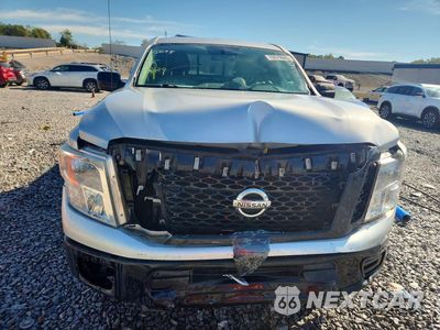 Piąte zdjęcie samochodu w środku: 2018 NISSAN TITAN XD S VIN:1N6AA1C36JN505698 - miniatura