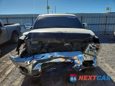 Piąte zdjęcie samochodu w środku: 2005 NISSAN ARMADA SE VIN:5N1AA08A15N720668 - miniatura