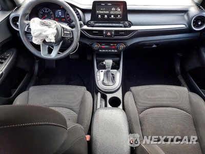Zdjęcie 8 z 12 samochodu: 2019 KIA FORTE LXS VIN:3KPF24AD8KE130907 - miniatura