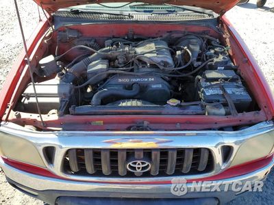 Zdjęcie 11 z 12 samochodu: 2001 TOYOTA TACOMA V6 VIN:5TEWN72N21Z817663 - miniatura