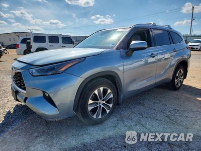 2022 TOYOTA HIGHLANDER XLE 5TDGZRBH6NS227144 - główne zdjęcie licytacji z USA - miniatura