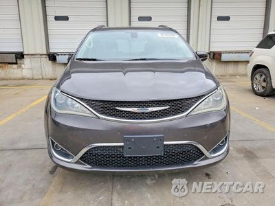 Piąte zdjęcie samochodu w środku: 2017 CHRYSLER PACIFICA TOURING L VIN:2C4RC1BG5HR528343 - miniatura