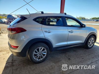 Trzecie zdjęcie samochodu z tyłu: 2016 HYUNDAI TUCSON SE VIN:KM8J3CA41GU130883 - miniatura