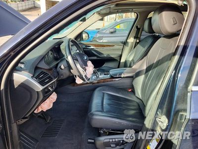 Zdjęcie 7 z 13 samochodu: 2015 BMW X5 SDRIVE35I VIN:5UXKR2C56F0H37280 - miniatura