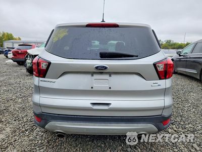 Zdjęcie 6 z 13 samochodu: 2019 FORD ESCAPE SE VIN:1FMCU9GD1KUB17768 - miniatura