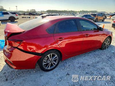 Trzecie zdjęcie samochodu z tyłu: 2022 KIA FORTE LXS VIN:3KPF24AD0NE486661 - miniatura